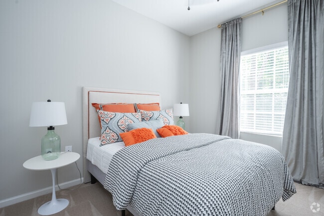2BR, 2BA - 1,065SF - Bedroom