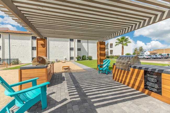 Photo - Tides on 51st