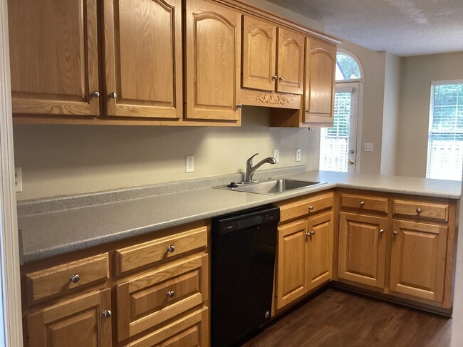 Photo - 154 Jamestown Dr