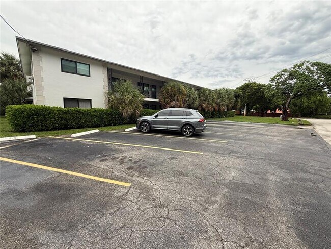 Photo - 2255 NE 51st St Unidad A5