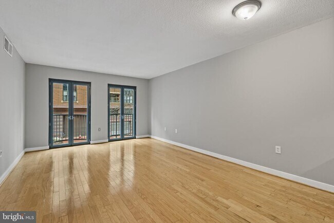 Photo - 1117 10th St NW Unit 202