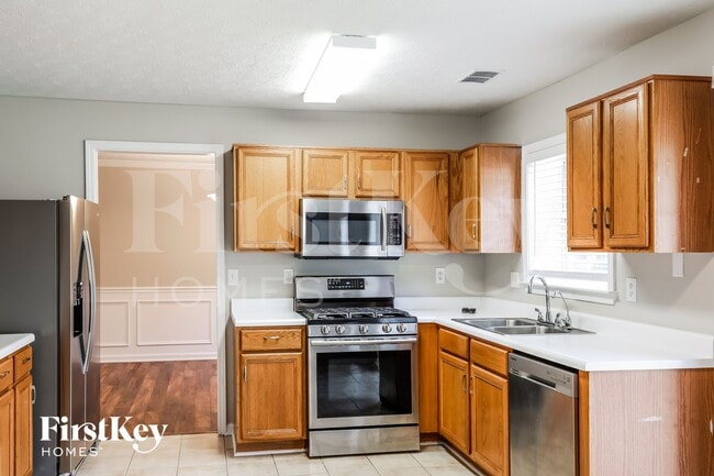 Photo - 792 Norwalk Hill Ct NE