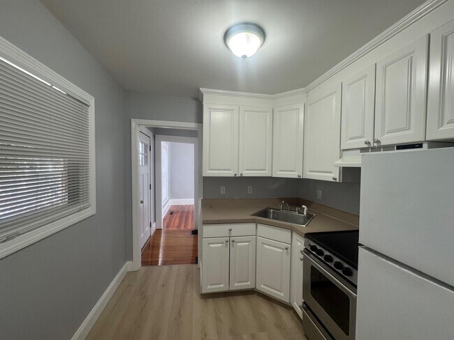 Photo - 516R Somerville Ave