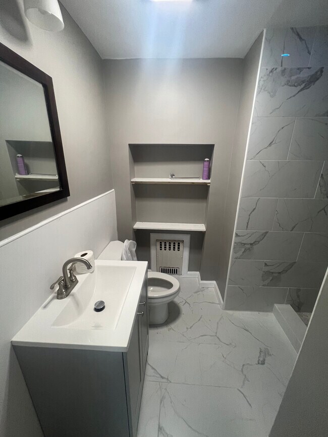 Photo - 132 Highland Ave Unit R