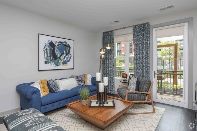 1BR, 1BA - 715 SF