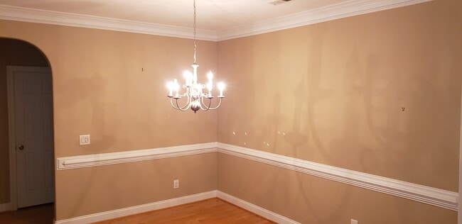 Photo - 315 St Nicholas Trail