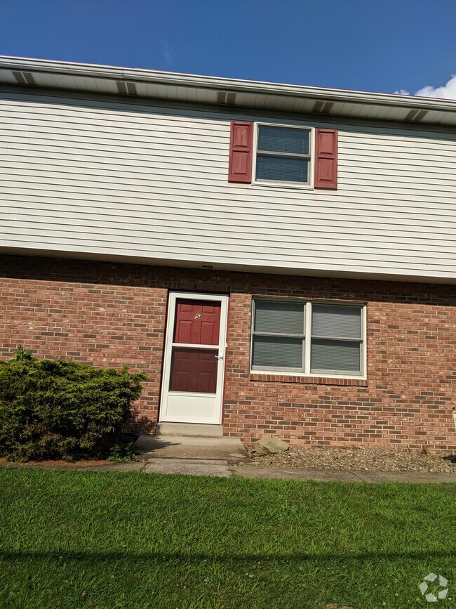 Building Photo - 74 Evergreen Terrace Dr Unit 74EvergeenterraceDr Rental