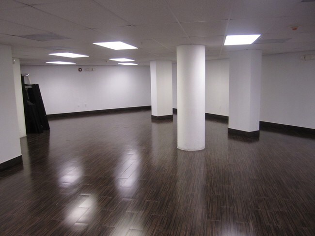 Photo - Courvoisier Courts