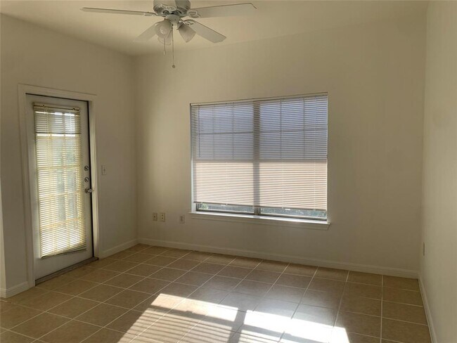 Photo - 2320 Gracy Farms Ln Unidad 1134