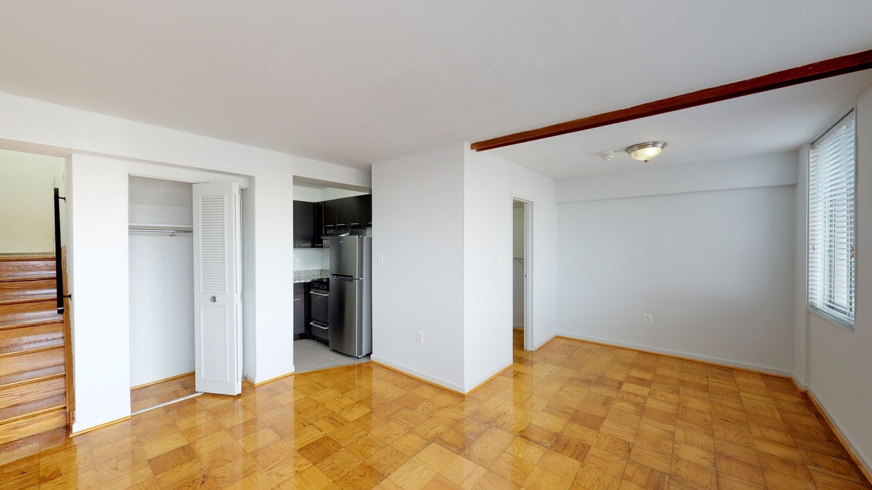 Photo - Newport West Apartments