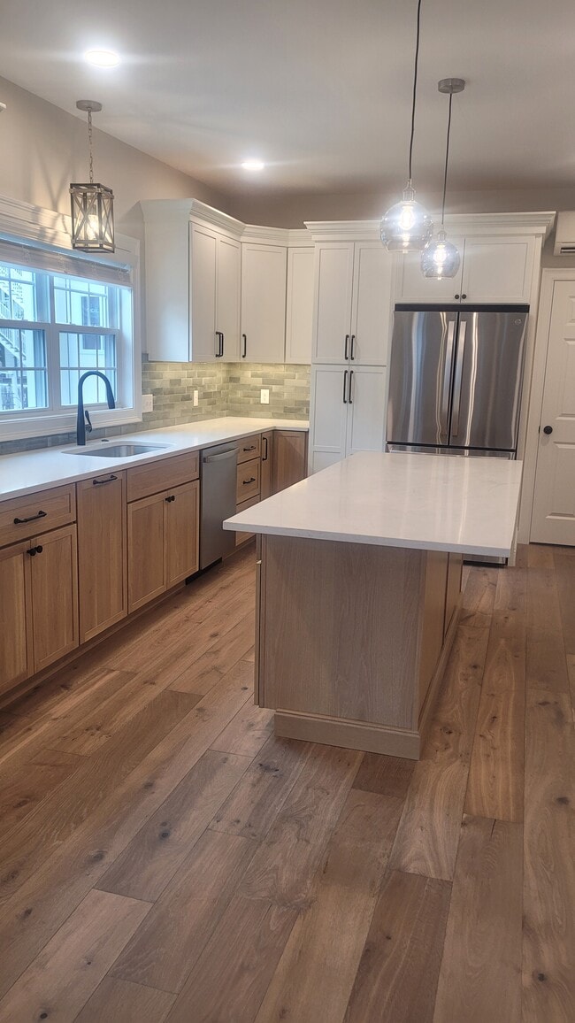 Kitchen Island - 29 Amaranth Ave Unit 1