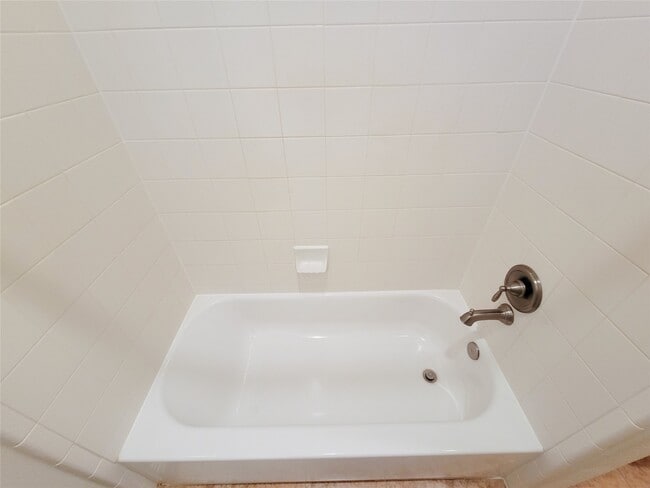 Building Photo - 18419 E Morgans Bend Dr