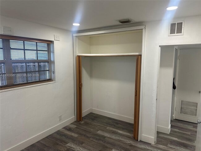 Photo - 631 NW 11th Ave Unit A-C