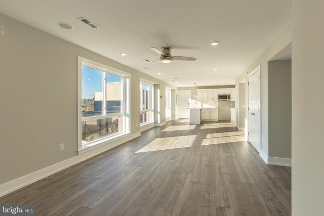 Photo - 2517 Hope St Unit 5