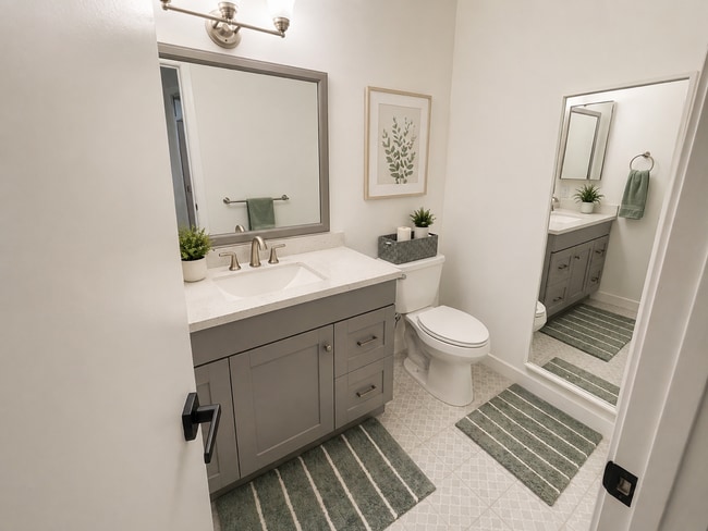 Photo - 817 W 232nd St
