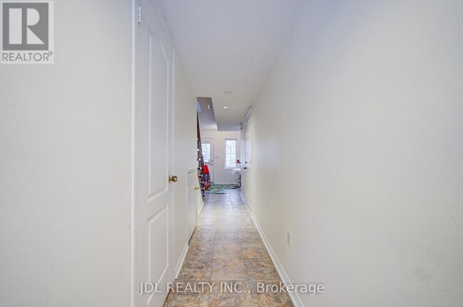 Photo - 10 Post Oak Dr