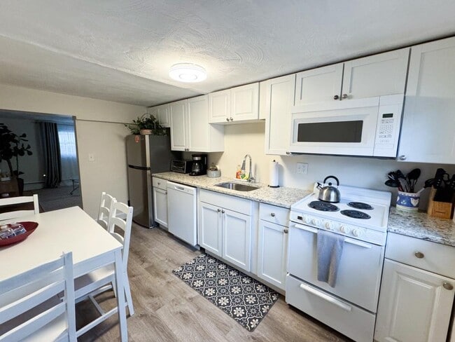 Photo - 1 bedroom in Brookline MA 02445 Unit 2B