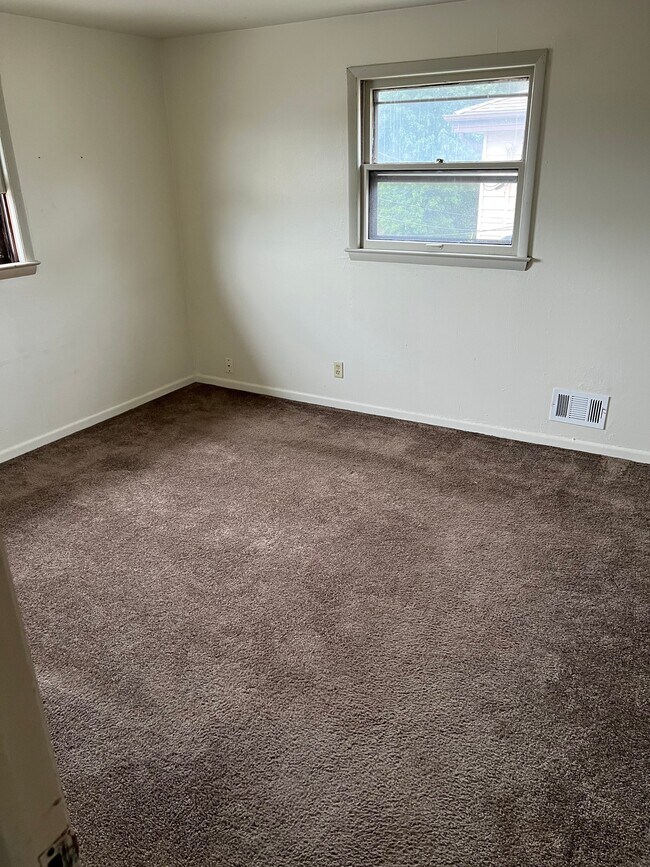 Photo - Pine Pointe Apartments