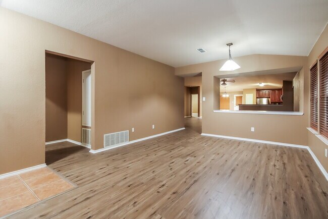 Photo - 2412 Castle Pines Dr