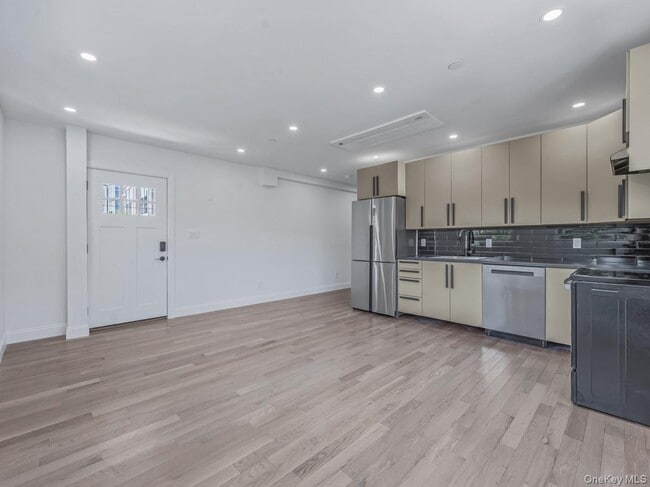 Photo - 3-37 Beach 43rd St