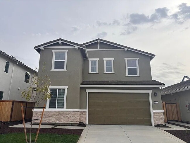 Building Photo - Spacious 5-Bedroom Retreat with 3 Full Baths in Charming Elk Grove