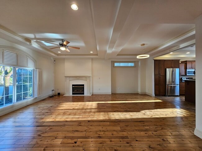 Photo - 5949 Officers Row