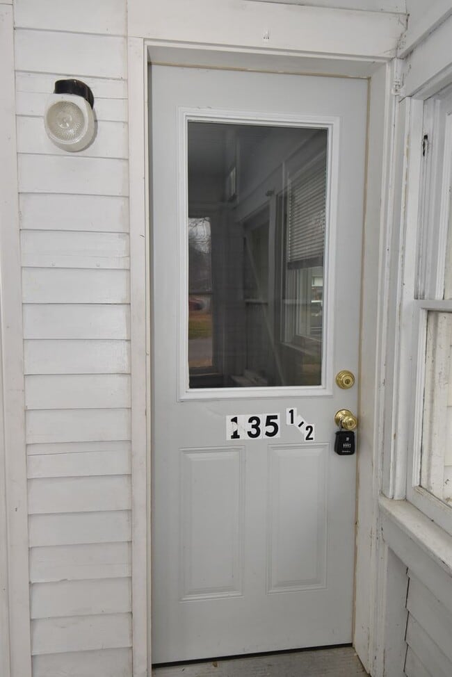 Photo - 135 E Eckman St Unidad 135 1/2 E. Eckman St. South Bend