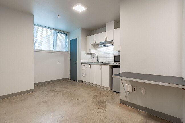 Photo - Alcove First Hill - Efficient and Convenie...