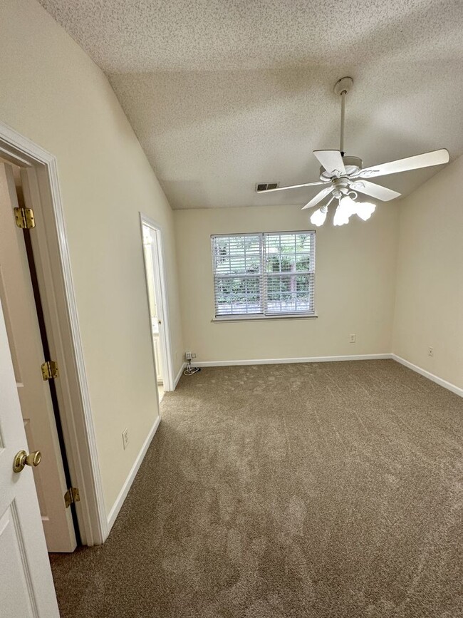 Cozy 2BR/2.5 Bath Townhouse in Holly Ridge - Cozy 2BR/2.5 Bath Townhouse in Holly Ridge