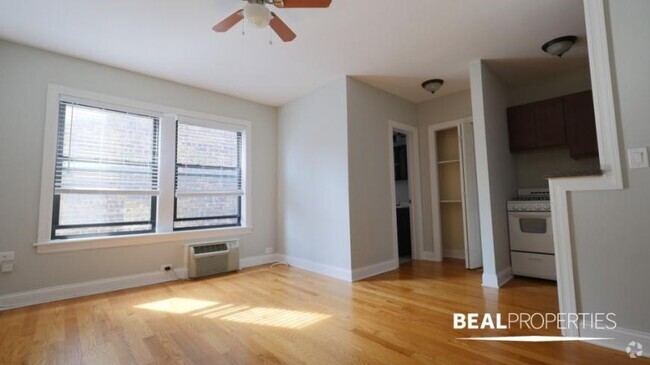 Building Photo - 0 bedroom in CHICAGO IL 60657 Unit 407 Rental