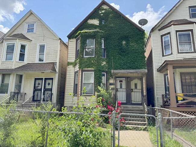 Building Photo - 663 W 117th Pl Unit 2