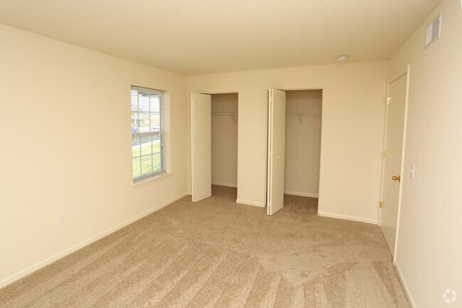 1BR, 1BA - 945 SF - Bedroom