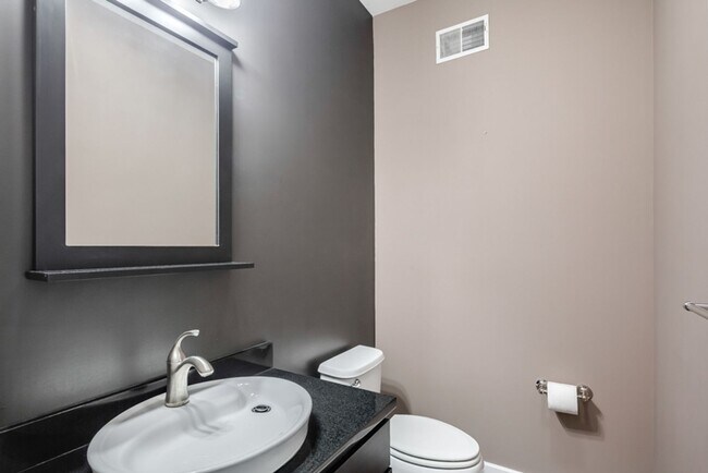 Photo - 2631 Catharine St Unit A