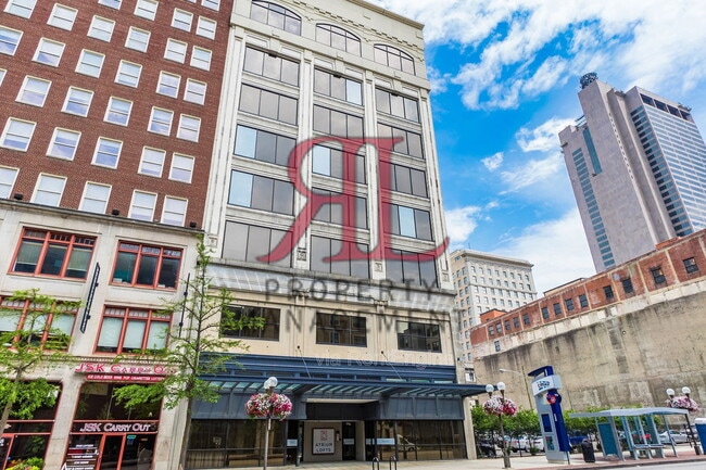 Photo - 106 N High St Unidad 1