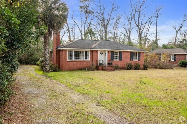 Building Photo - Spacious 3-Bedroom, 1-Bathroom Home in Sav...