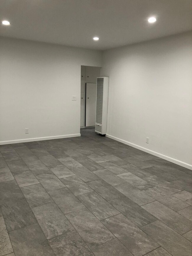 Photo - 319 Mariposa Ave Unidad A