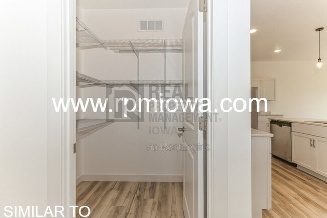 Photo - 8914 Hickory Dr