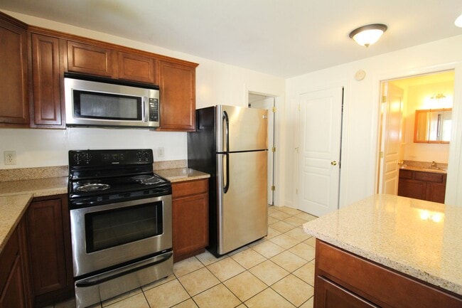 Photo - 270 W Bruce St
