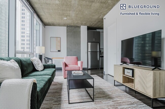 Photo - 215 W Lake St Unidad FL11-ID1179