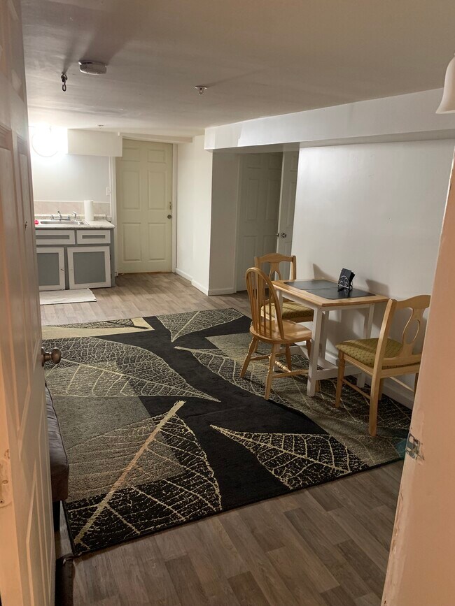 3307 40th Ave Unit Basement