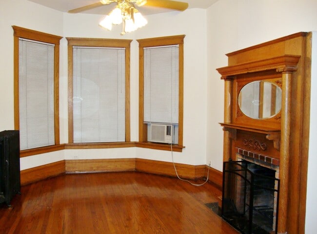Living Room - 3538 N Reta Ave Unit 3