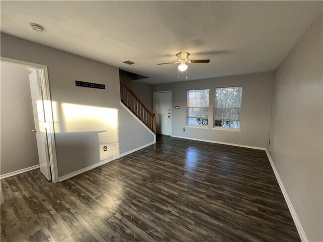 Photo - 5908 Greengate Dr Unit Apt C