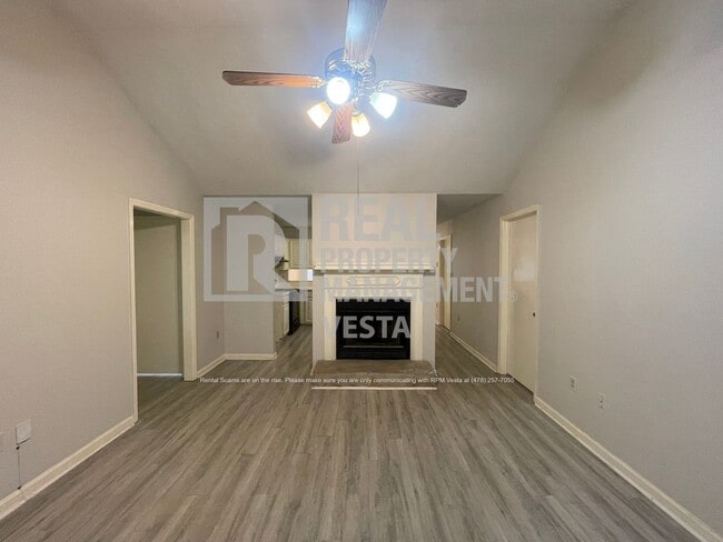 Photo - 1100 Will Scarlet Way