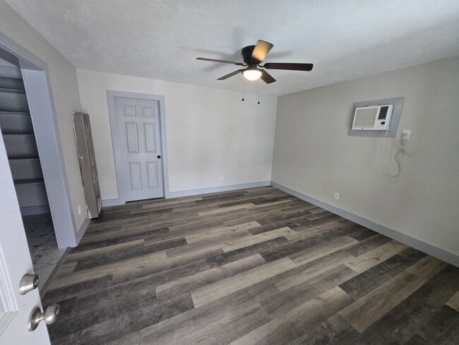 Building Photo - 8335 Bonner Dr Unit 2