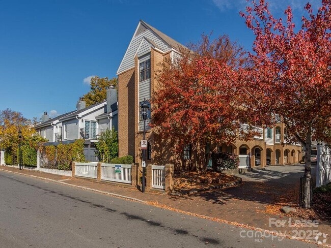 Building Photo - 406 W 9th St Unit 101 Rental