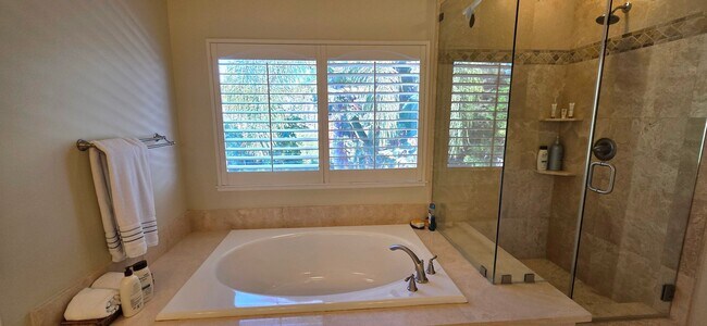 Photo - 2792 Sandhurst Ave