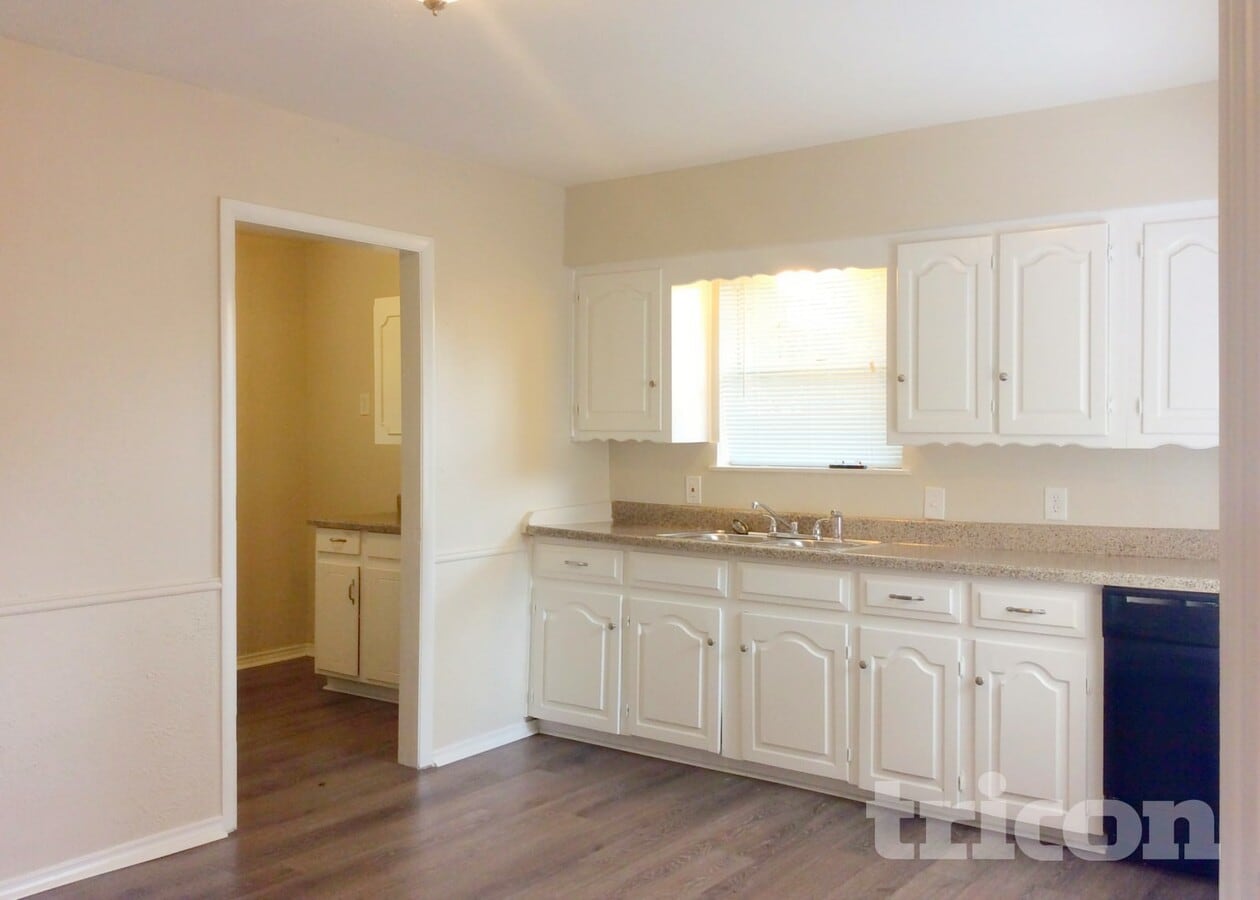 Photo - 415 E Mona Ave