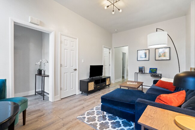 Photo - 2345 W 21st St Unidad 1