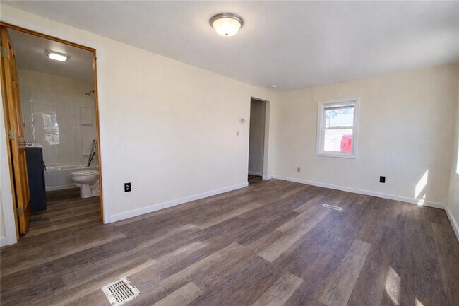 Photo - 350 Waterloo Geneva Rd