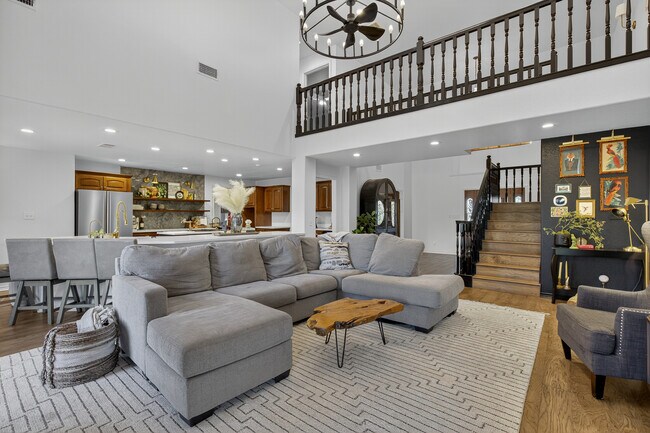 Photo - 435 Oxbow Trail